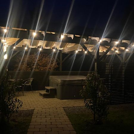 Rostrevor Valley House -Mountainside Hot Tub View ニューリー エクステリア 写真